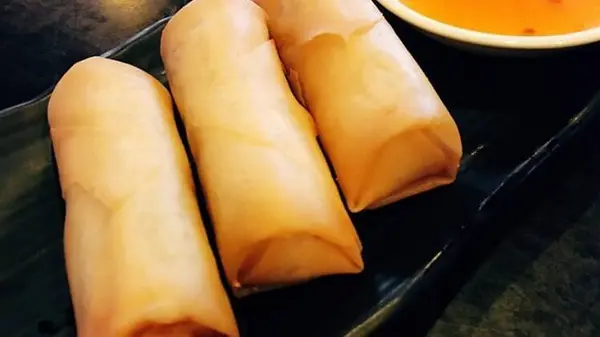 little-szechuan-sf - A8. Three Pieces Egg Rolls 春卷