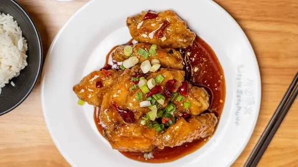 little-szechuan-sf - J1. Fried Chicken Wings with Spicy Chef Sauce 干烹鸡翅