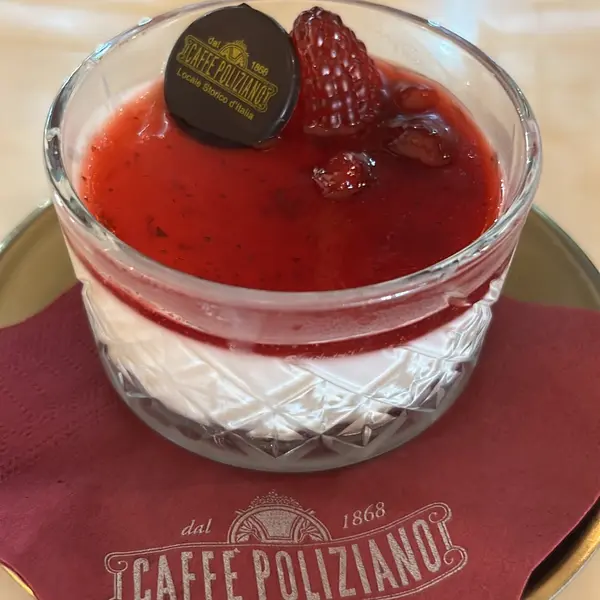 locale-storico-ditalia - Strawberry panna cotta (A, D, C,I,E)