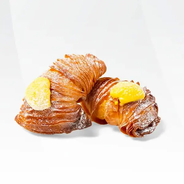 locale-storico-ditalia - Sfogliatella  crema chantilly