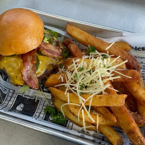 lokahi-brewing-company - Jalapeno Bacon Cheddar Smash Burger* & Fries