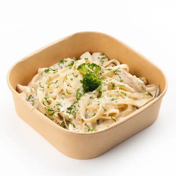 low-calories-al-jahili - باستا فيتوتشيني بالدجاج وصلصة ألفريدو