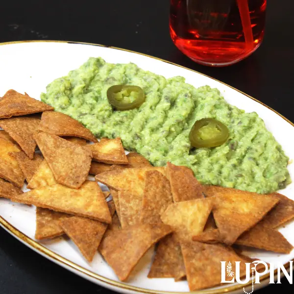 lupin-coffee-azneft - Quakamol sousu ilə Tortilla