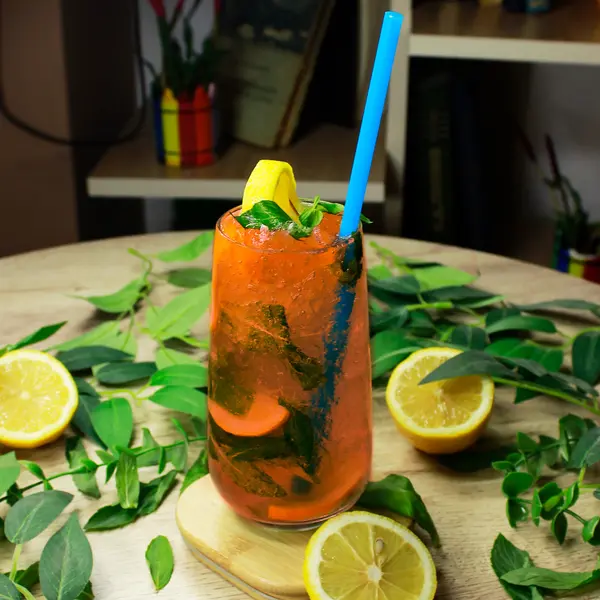 lupin-coffee-azneft - Çiyələkli Mohito