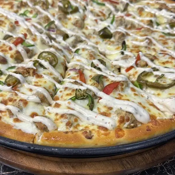 luxury-cafe - CHICKEN MAKHANI PIZZA