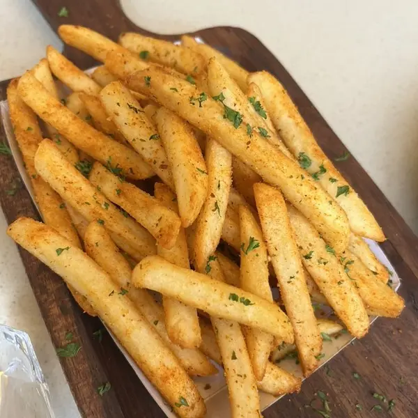 luxury-cafe - GARLIC BUTTER FRIES FRY