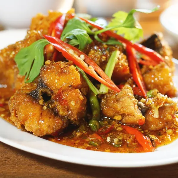 luxury-cafe - Hot garlic chicken