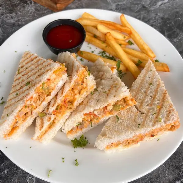 luxury-cafe - Paneer cheese sandwich