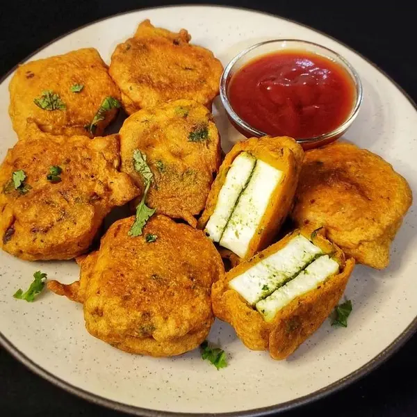 luxury-cafe - PANEER PAKODA