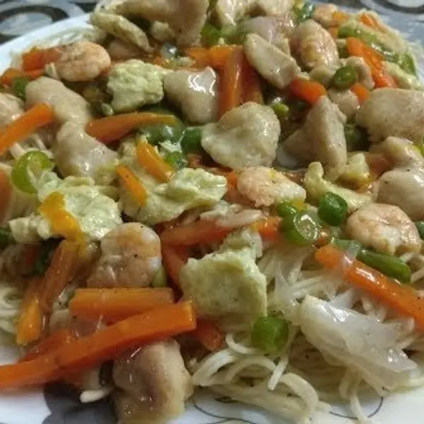luxury-cafe - Cantonese Noodles