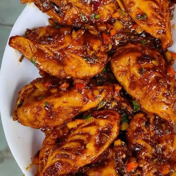 luxury-cafe - Pan Fried momos
