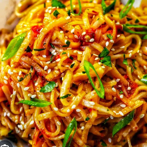 luxury-cafe - Chilli garlic noodles