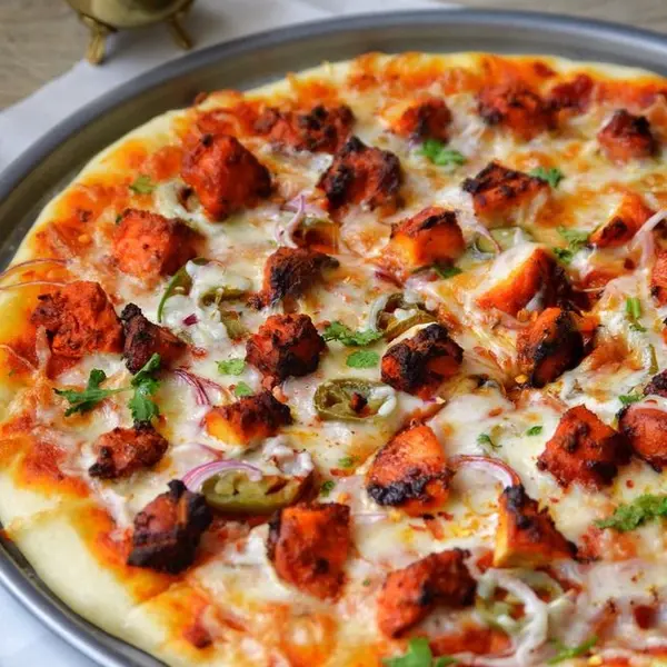 luxury-cafe - chicken tikka pizza