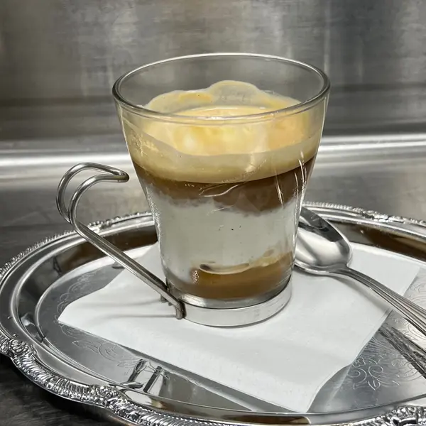 maccheroni-republic - Café expreso con helado