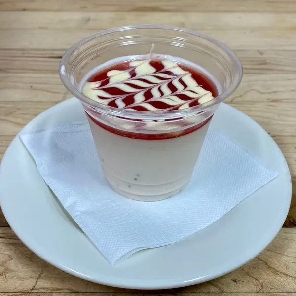 maccheroni-republic - Panna cotta al cioccolato bianco e lamponi