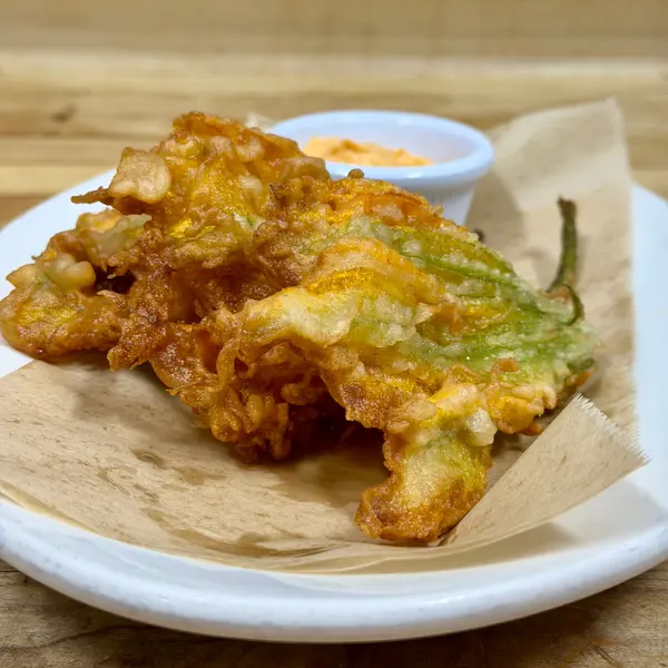 maccheroni-republic - Fiori di zucchine, salsa alla ricotta