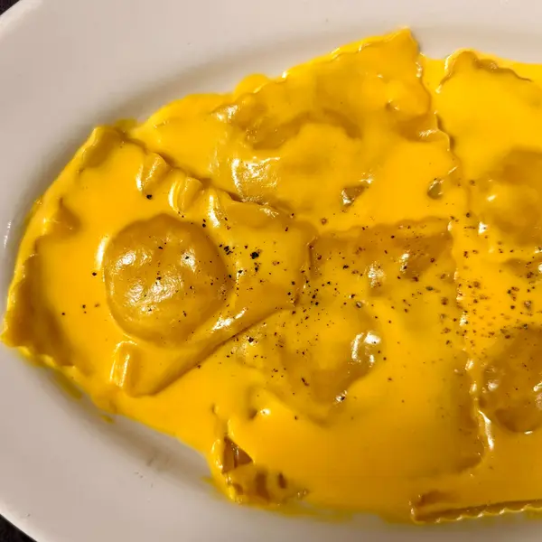 maccheroni-republic - Tortelli gamberi e prosciutto, salsa alla cipolla