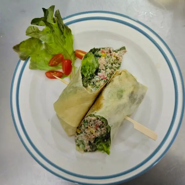 mad-monkey-bangkok - Tuna Wrap