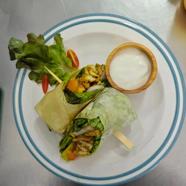 mad-monkey-bangkok - Chicken Tikka Wrap