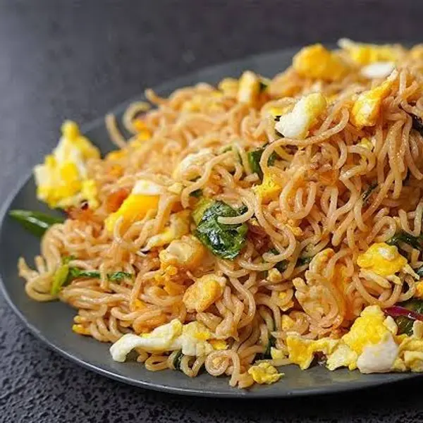 mahis-kitchen-family-restaurant - Egg Maggi