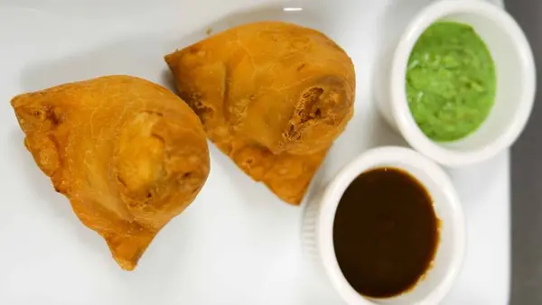 manchurian-indian-cuisine - Samosa