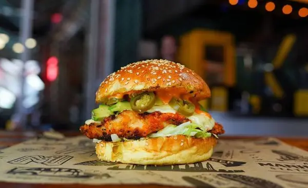 manhattns-burgers - Harlem Chicken Burger