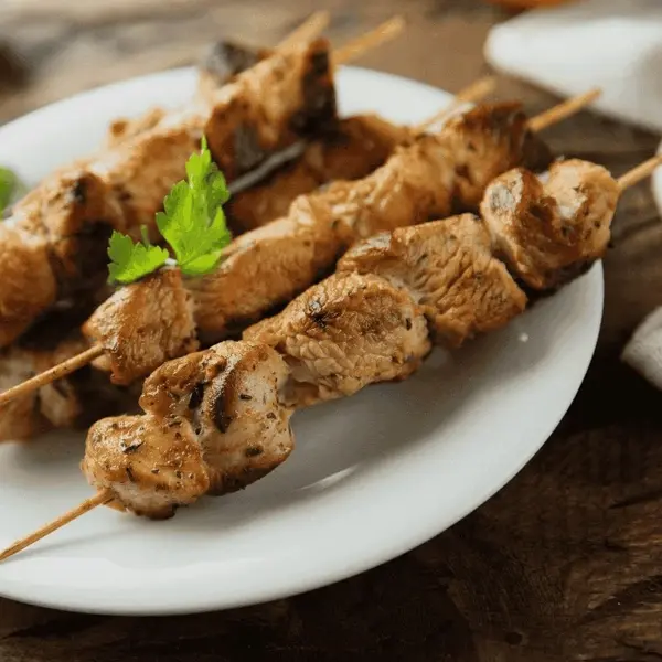 mavi-masa-balik-restaurant-cafe-bar - TAVUK ŞİŞ (chicken skewer)