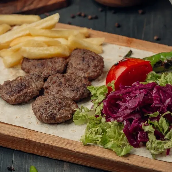 mavi-masa-balik-restaurant-cafe-bar - KOFTE servis (meatball)