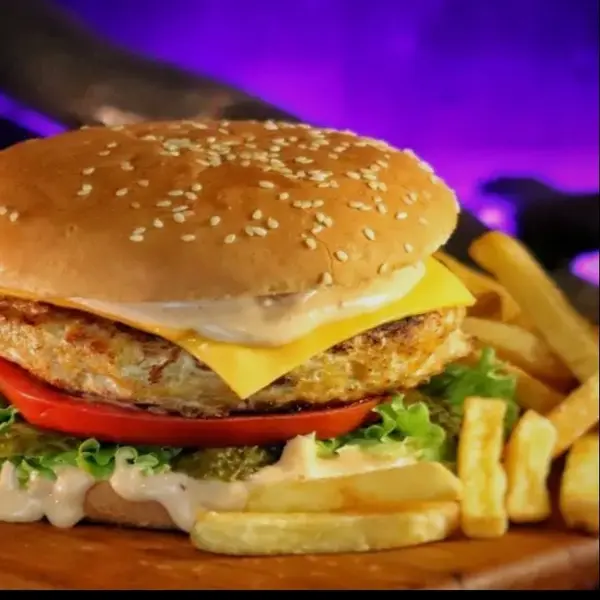 mavi-masa-balik-restaurant-cafe-bar - TAVUK CHIZBURGER (chicken cheeseburger)