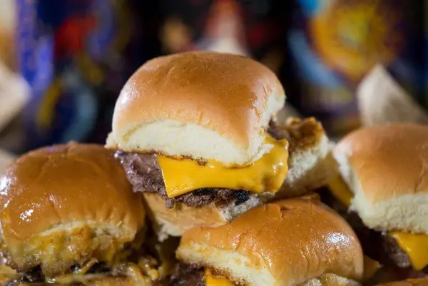 mcmenamins-blue-moon-tavern-grill - Cheeseburger Slider Trio