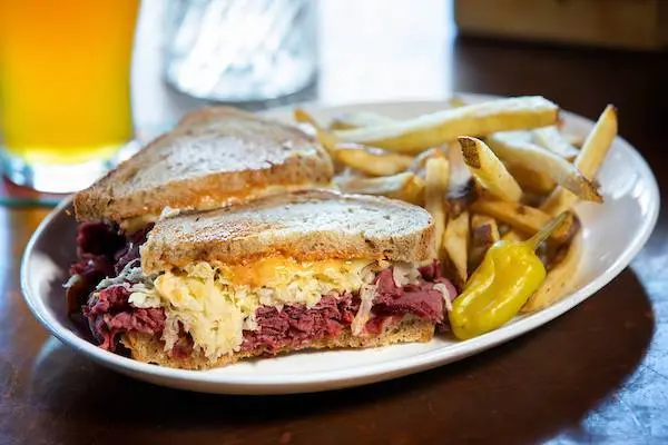 mcmenamins-blue-moon-tavern-grill - Reuben Kincaid