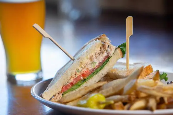 mcmenamins-blue-moon-tavern-grill - 1/2 Dilly Tuna Salad Sandwich