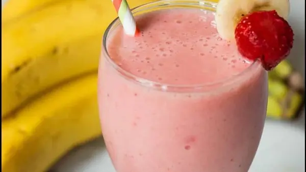 mi-yucatan - Strawberry, Banana, and Milk Smoothie