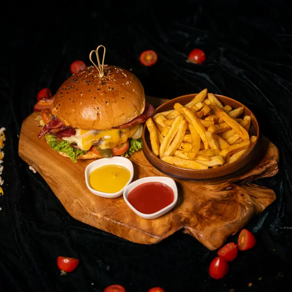 millennium-restaurant - Beef Burger