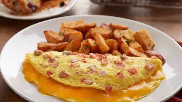 mimis-cafe - Bacon Ham & Sausage Omelet