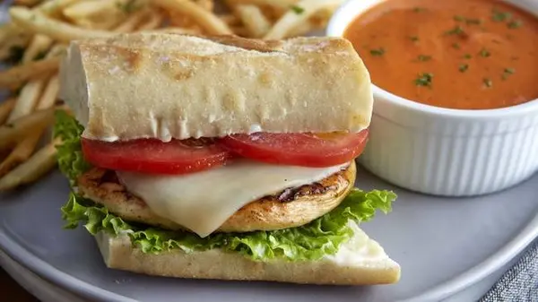 mimis-cafe - Grilled Chicken Baguette