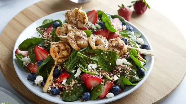 mimis-cafe - Berry Spinach & Shrimp Quinoa Salad