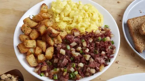 mimis-cafe - Corned Beef Hash & Eggs