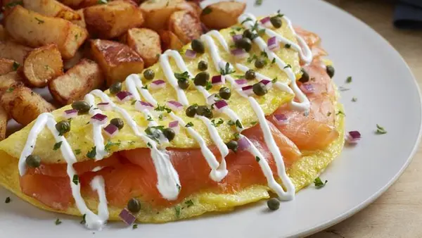 mimis-cafe - Smoked Salmon Omelet