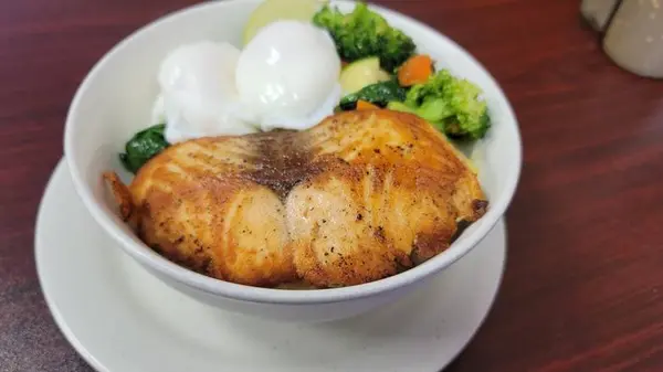 mission-burritos - egg bowl  with salmon