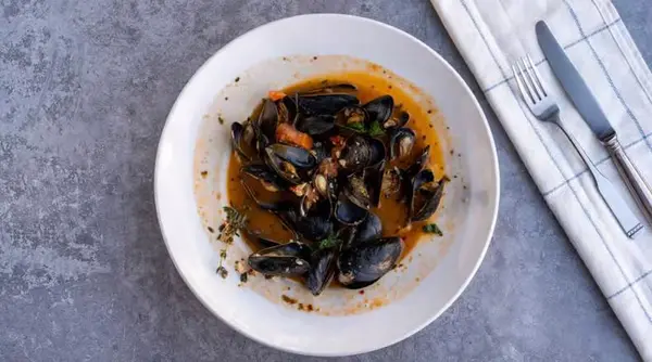 mission-street-oyster-bar - Steamed Black Mussels