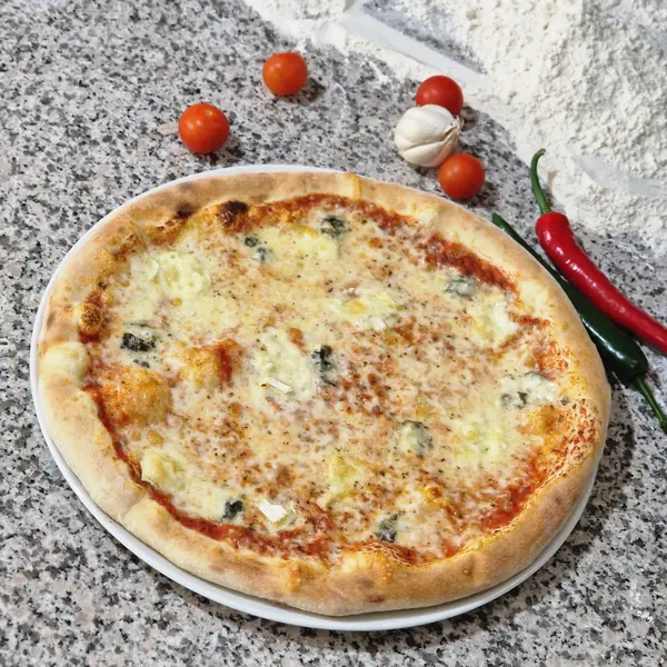 mona-pizza-food - Pizza Quattro Formaggi