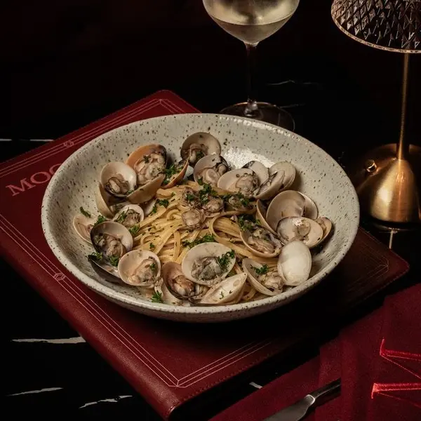 moonshine-restaurant-lounge-jazz-bar - CLAMS