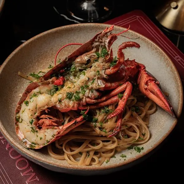 moonshine-restaurant-lounge-jazz-bar - LOBSTER LINGUINE
