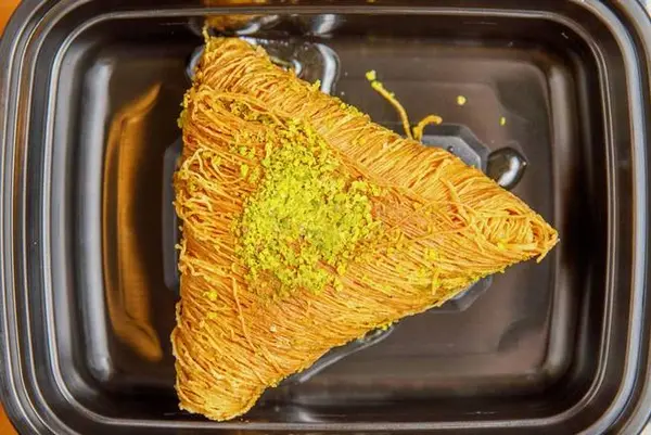 mr-falafel - Kunafa