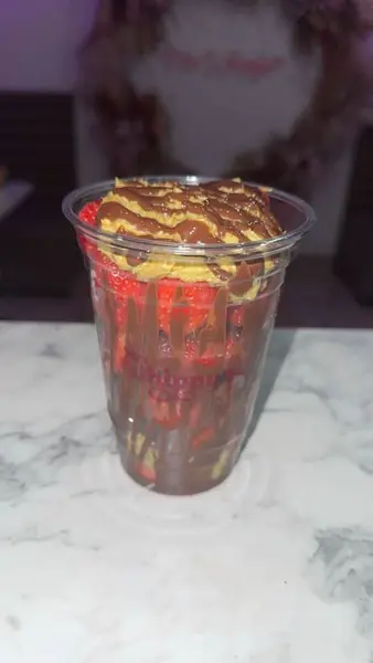 mrs-whippy - Loaded Strawberry Kunafa