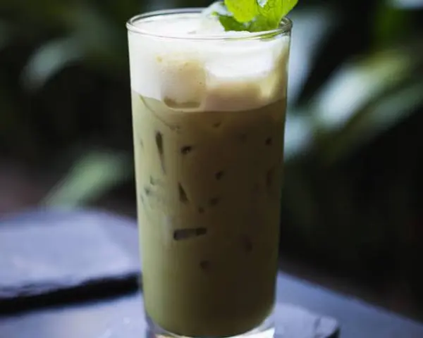 naked-lounge - Iced Matcha Latte