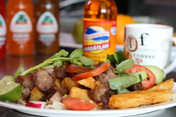 naomis-pupuseria-restaurant - Yuca Frita con Chicharrón / Fried Yucca with Fried Pork 