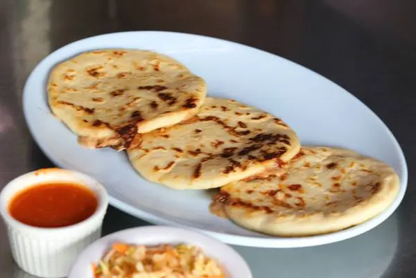 naomis-pupuseria-restaurant - Pupusas Revueltas / Mixed Pupusas