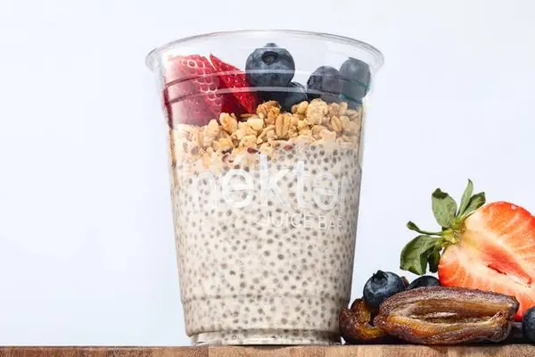 nekter-juice-bar - Berry Cashew Chia Parfait